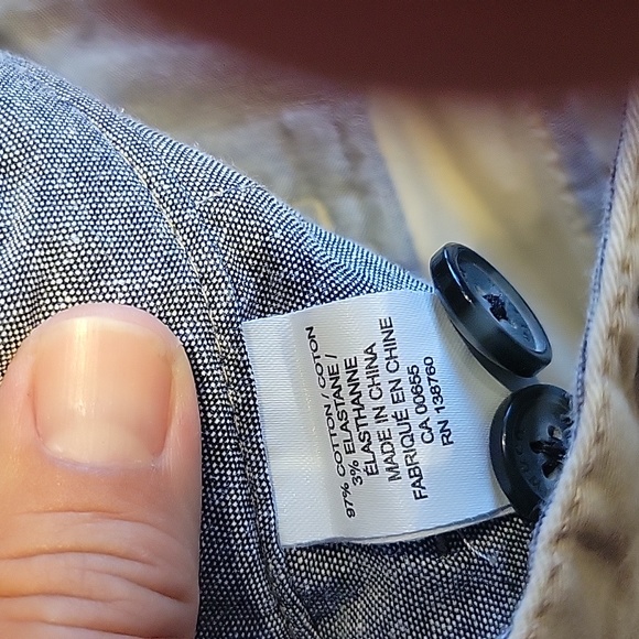 Mens khaki shorts - Picture 3 of 4